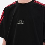 4-Stripe Loose-fit T-shirt